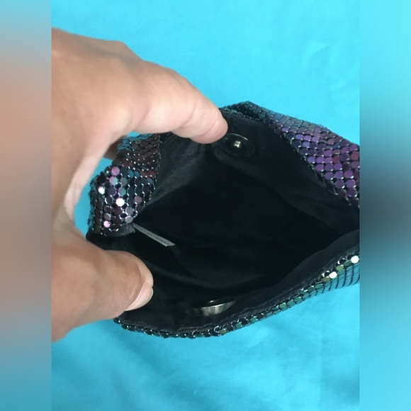RARE 90’s EUC small iridescent chainmail purse/wristlet with snap closure. - Picture 6 of 6